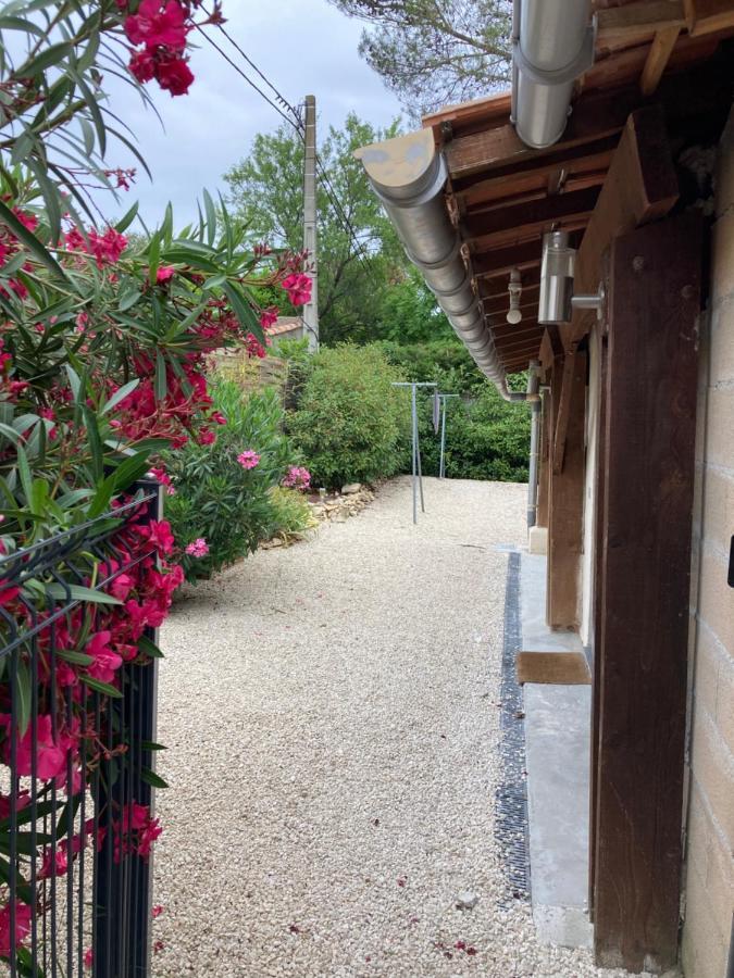 Villa Au Coeur De La Pinede De 1 A 4 Personnes Langlade Exterior foto
