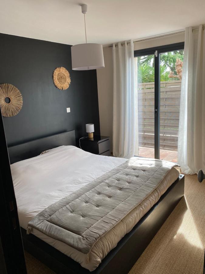 Villa Au Coeur De La Pinede De 1 A 4 Personnes Langlade Exterior foto