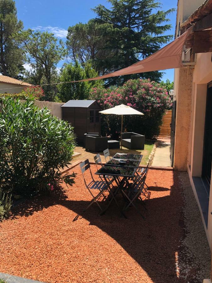 Villa Au Coeur De La Pinede De 1 A 4 Personnes Langlade Exterior foto